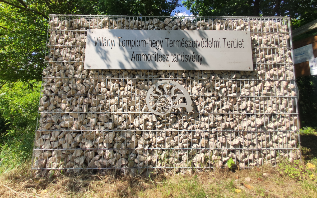 templom-hegyi-ammonitesz-tanosveny-bejarat-original